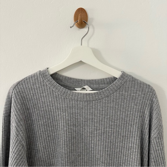 H&M Gray Long Sleeve Ribbed Sweater - Picture 2 of 4